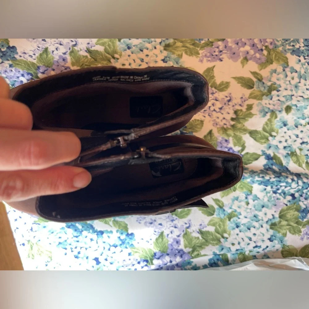 Clarks Artisan Fall Boots size 9.5 - Picture 4 of 5